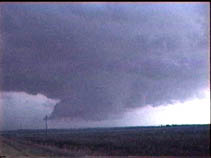 0605wallcloud2.JPG (7500 bytes)